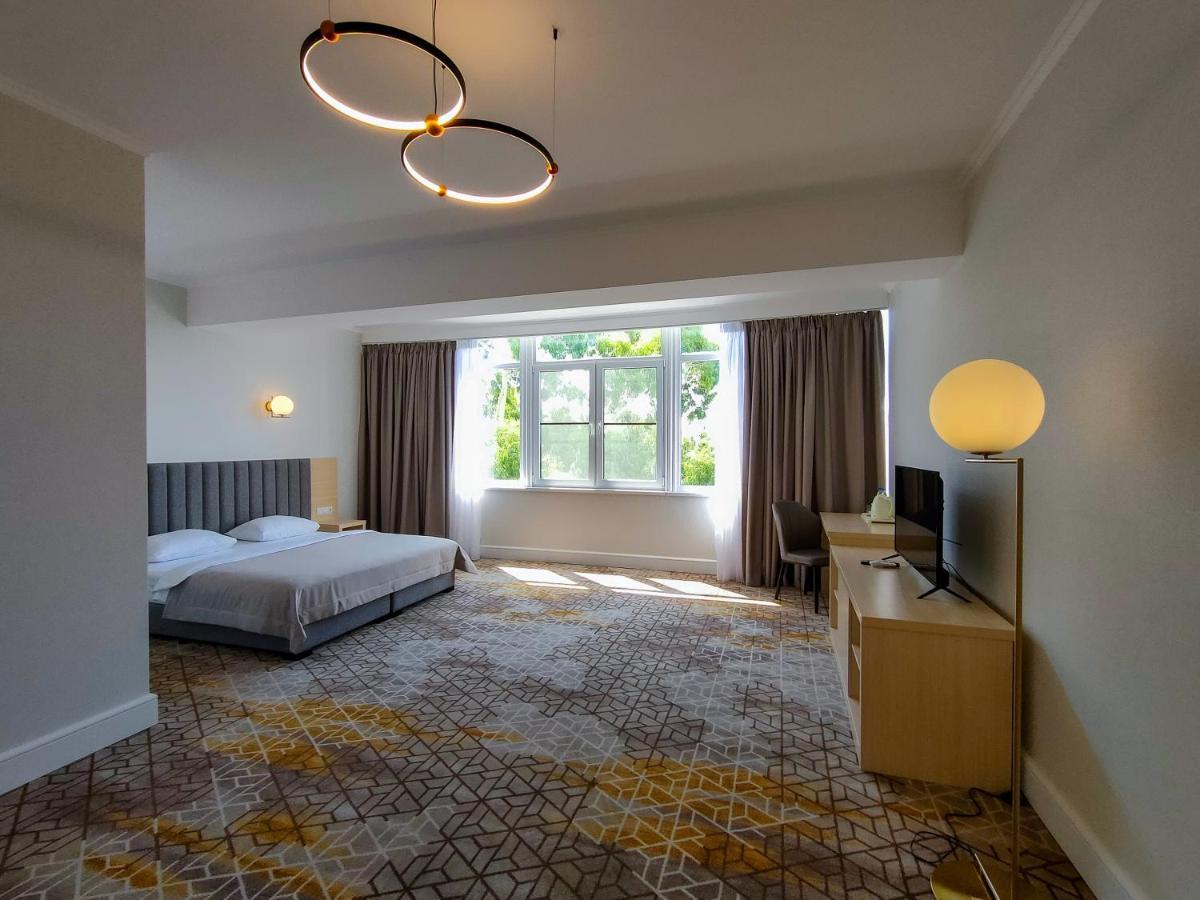 Hotel Citrus Gagra Exteriör bild